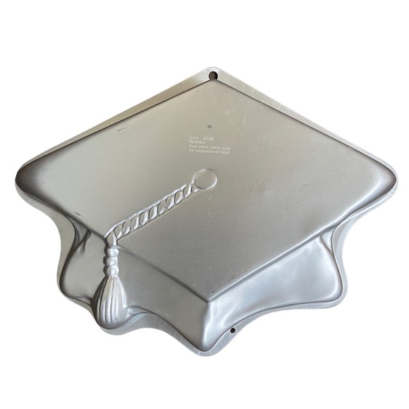 Wilton Graduation Cake pan - Picture 3 of 6